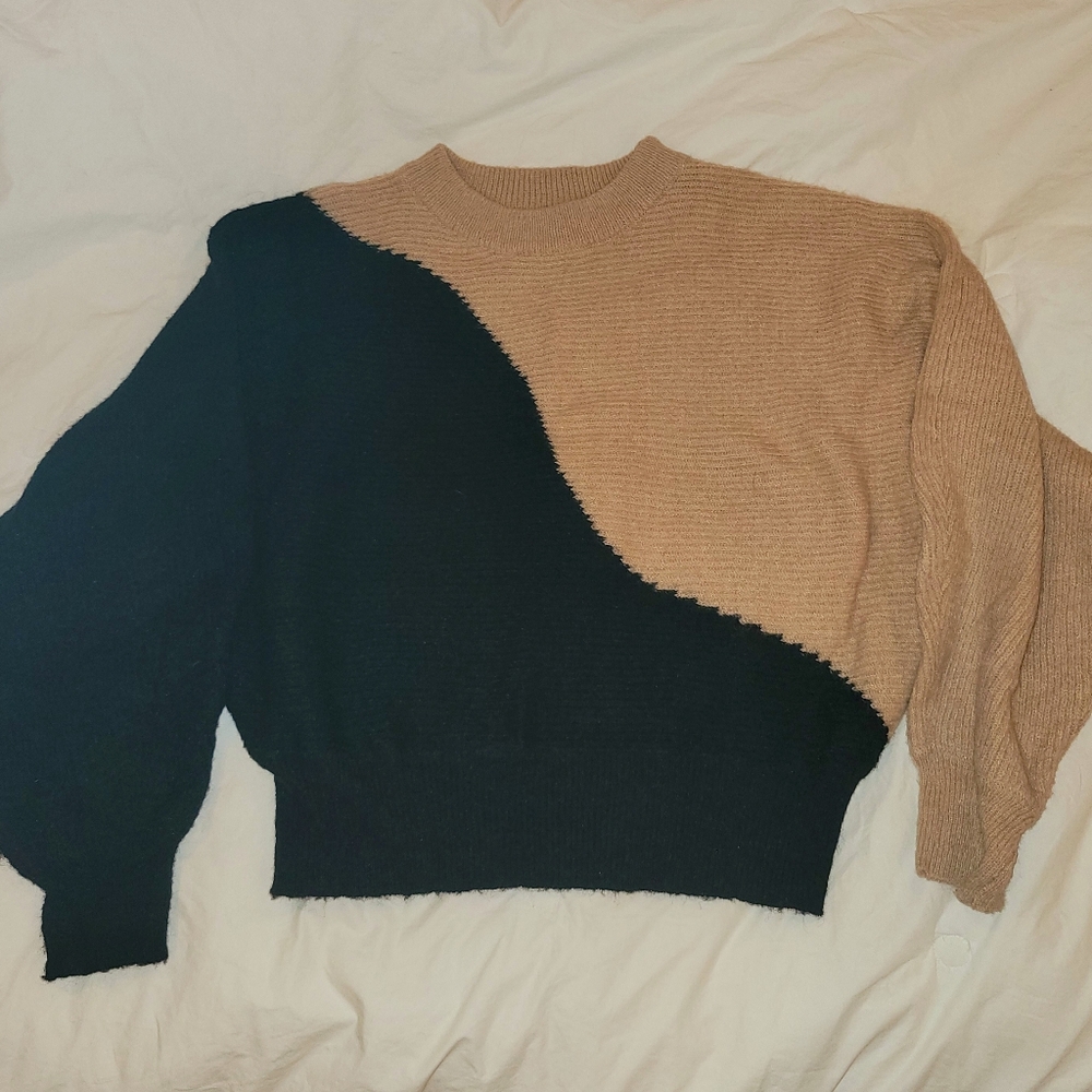 Lush camel and black sweater in Large